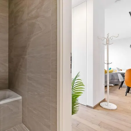 Stylish And Luxurious With Pool & Gym Appartement