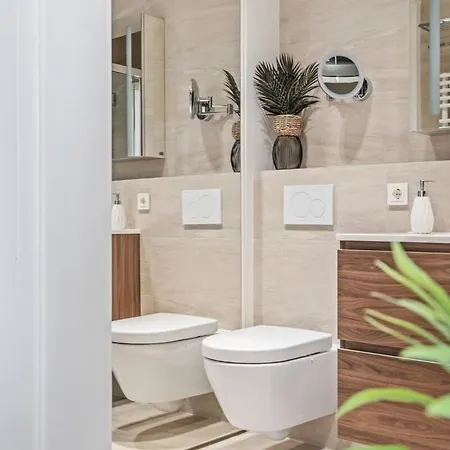 Stylish And Luxurious With Pool & Gym *