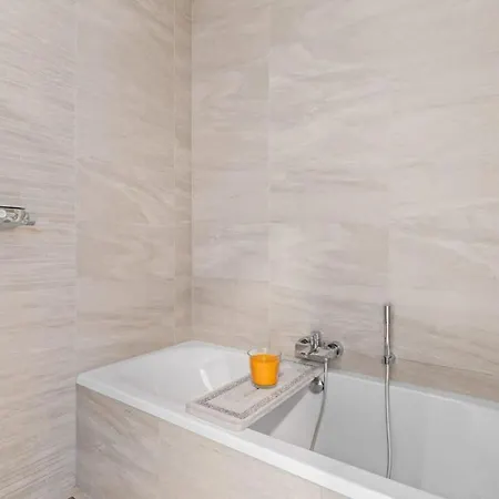 Apartment Stylish And Luxurious With Pool & Gym Luxembourg