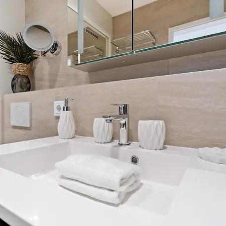 Stylish And Luxurious With Pool & Gym Appartement *