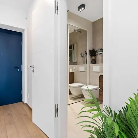 Stylish And Luxurious With Pool & Gym Luxemburg