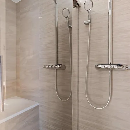 Appartement Stylish And Luxurious With Pool & Gym Luxemburg